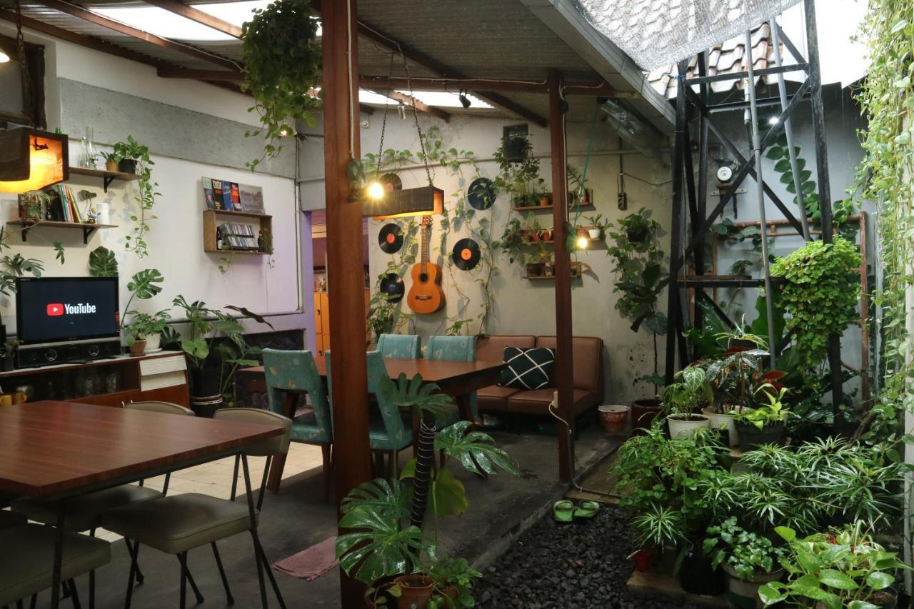 Semeru Hostel Malang (Adults Only) Exterior foto