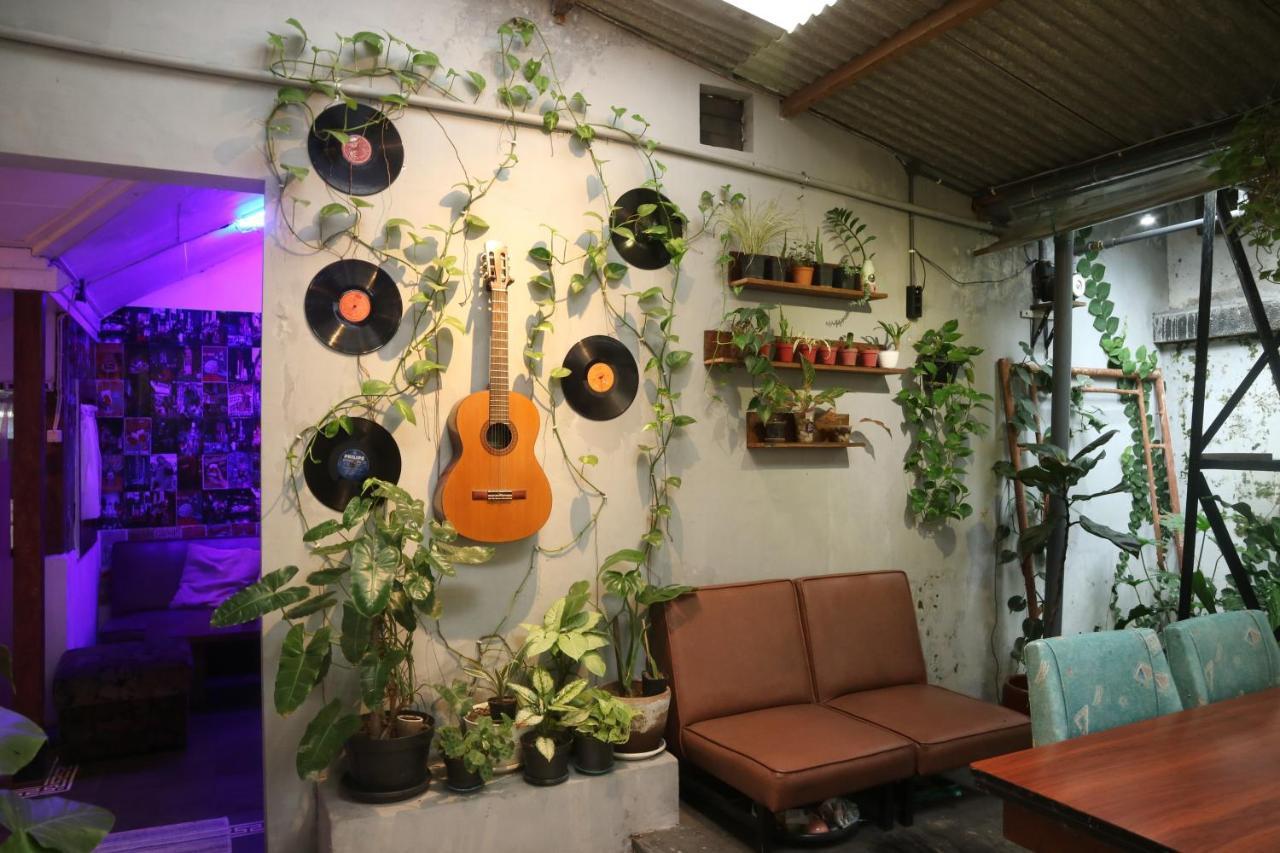 Semeru Hostel Malang (Adults Only) Exterior foto