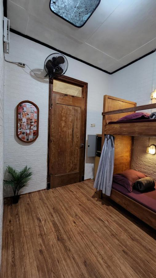Semeru Hostel Malang (Adults Only) Exterior foto