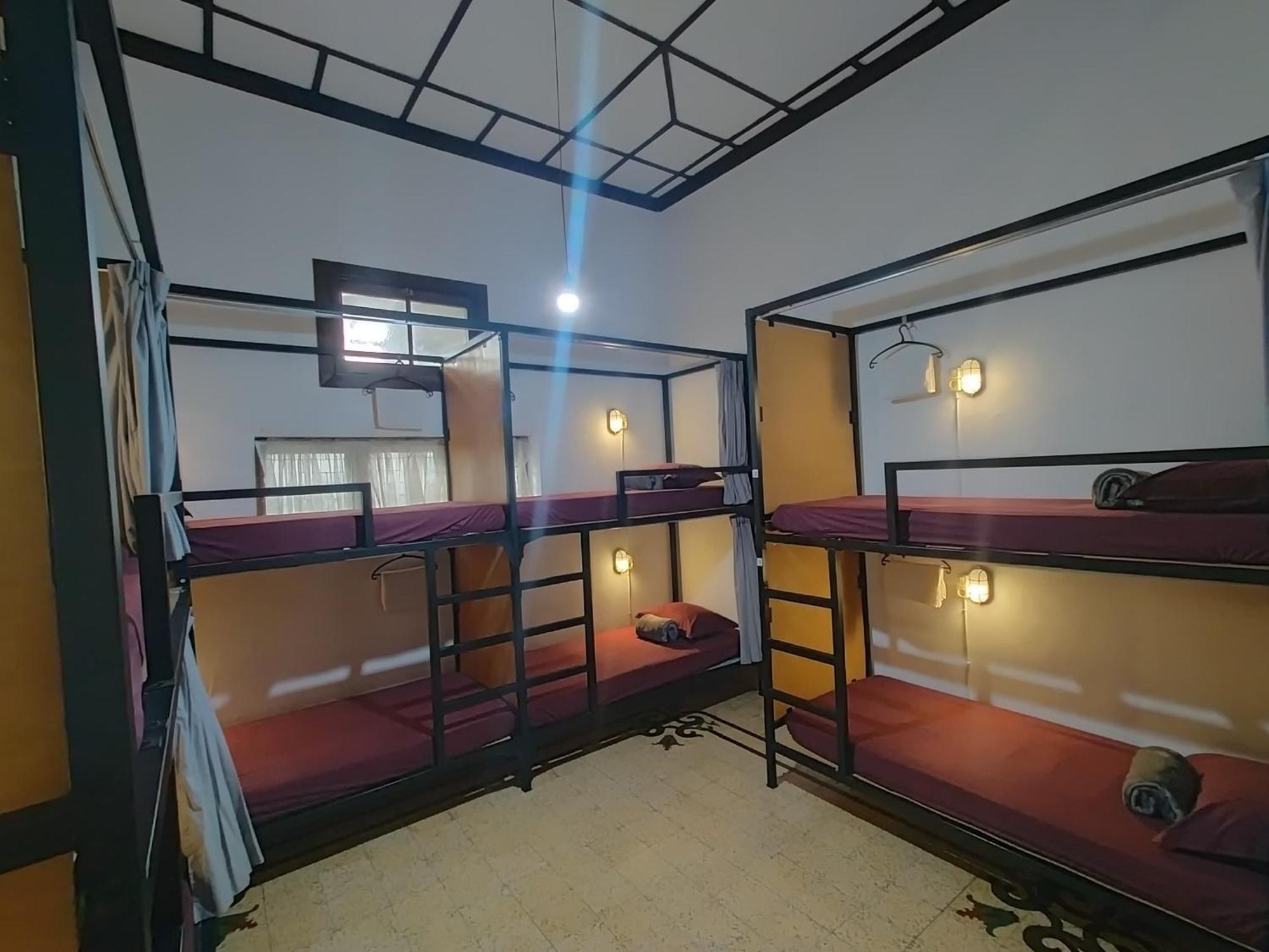 Semeru Hostel Malang (Adults Only) Exterior foto